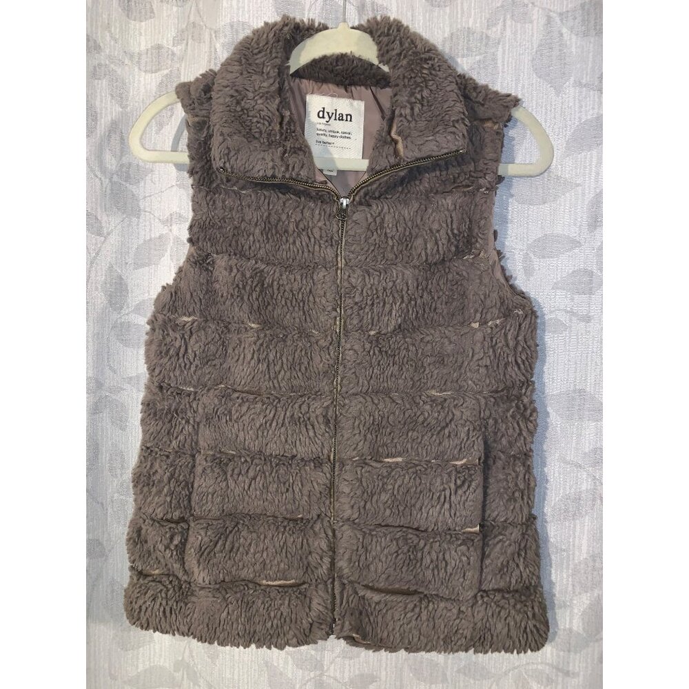 Dylan Womens Faux Fur Sherpa Vest With Zipper Closure - Small